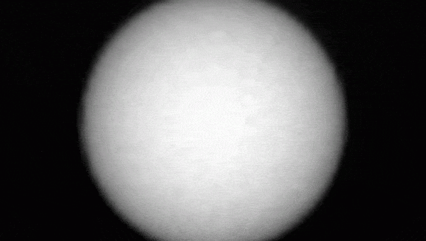 Doppia eclissi su Marte: le lune Phobos e Deimos ‘oscurano’ il Sole. Le immagini spettacolari